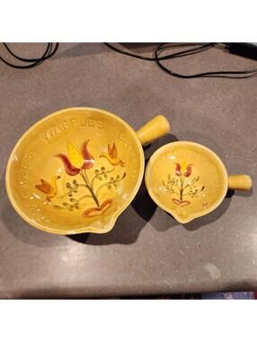 Vintage Yellow Ceramic Pancakes Waffles Batter Bowls Tulip Folk Art Nesting Set